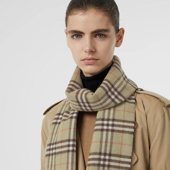 Burberry Classic Vintage Check 100% Lambs Wool Scarf - - Picture 1 of 7
